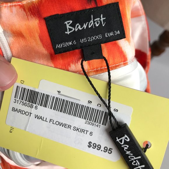 BARDOT BNWT Wall Flower Pleated Mini Skirt Floral - Picture 7 of 8